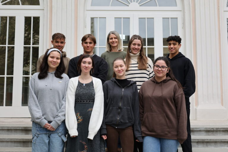 38235BA4-0134-4ADF-B71F-FFD2B7A35B3D